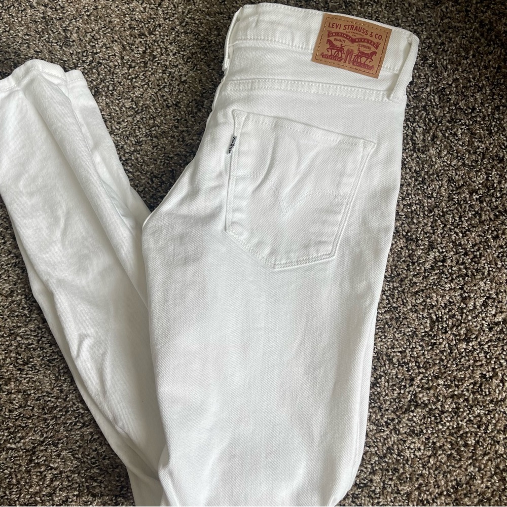 White Skinny Levi Jeans Sz 25